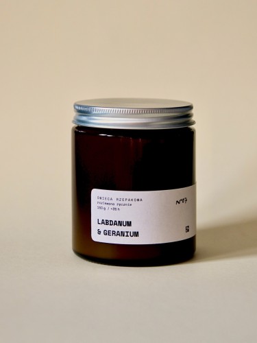 Pokrzywie - Świeca rzepakowa 07 Labdanum i geranium.jpg