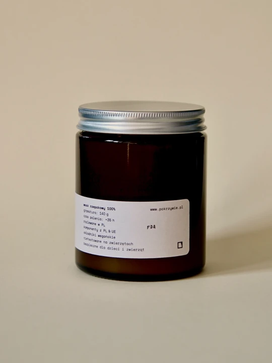 Pokrzywie - Świeca rzepakowa bok Labdanum i geranium.jpg