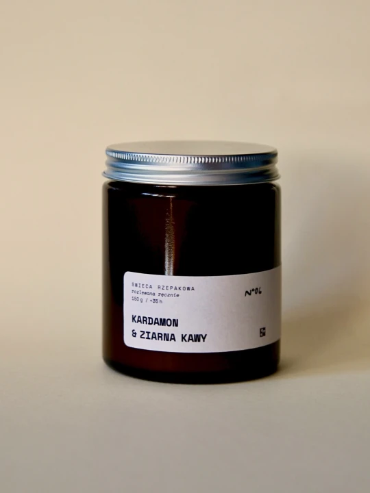 Pokrzywie - Świeca rzepakowa 06 Kardamon i ziarna kawy.jpg